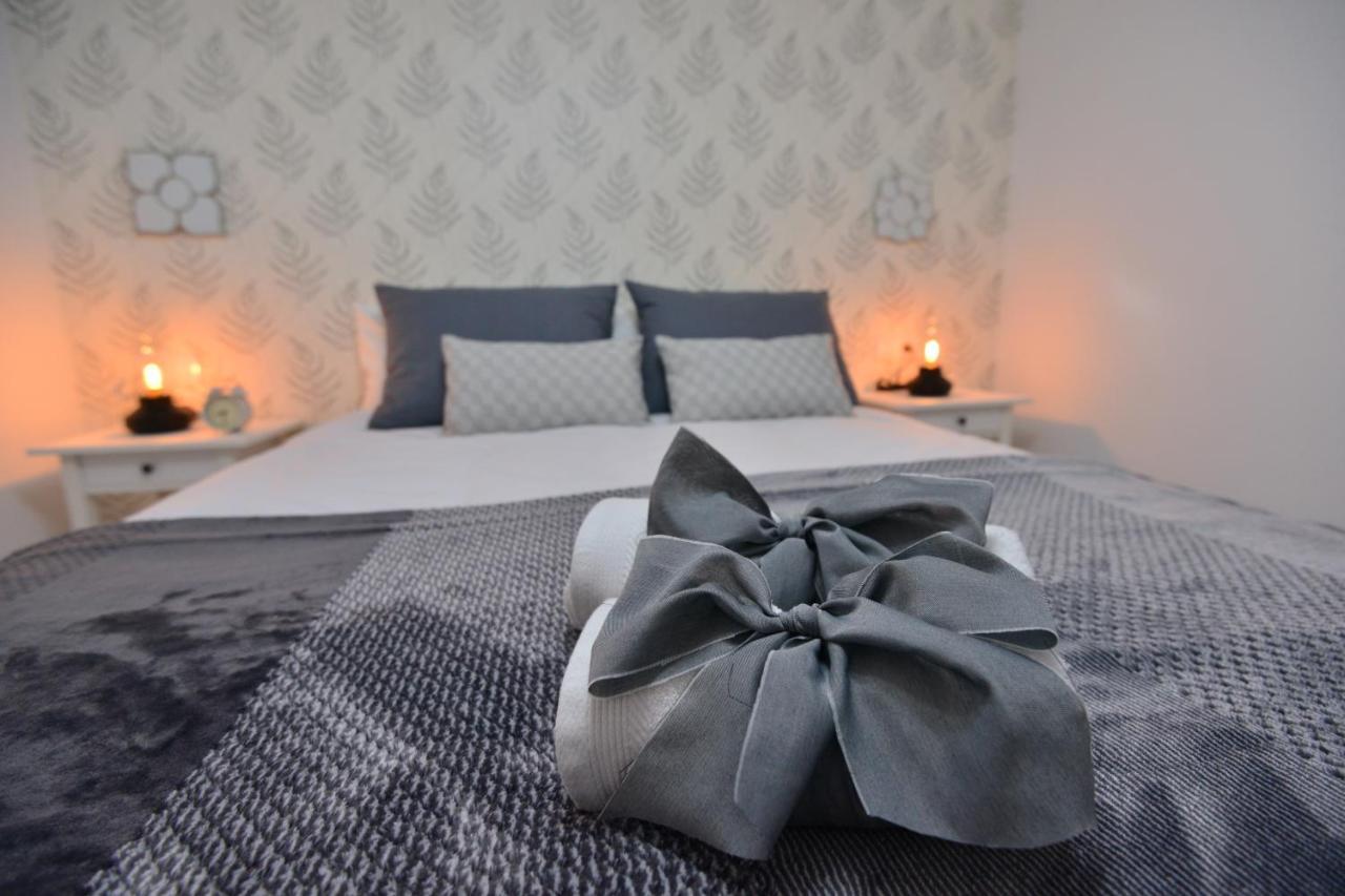 Apartamento Escalinata Triacastela ซานติอาโก เด กอมโปสเตลา ภายนอก รูปภาพ